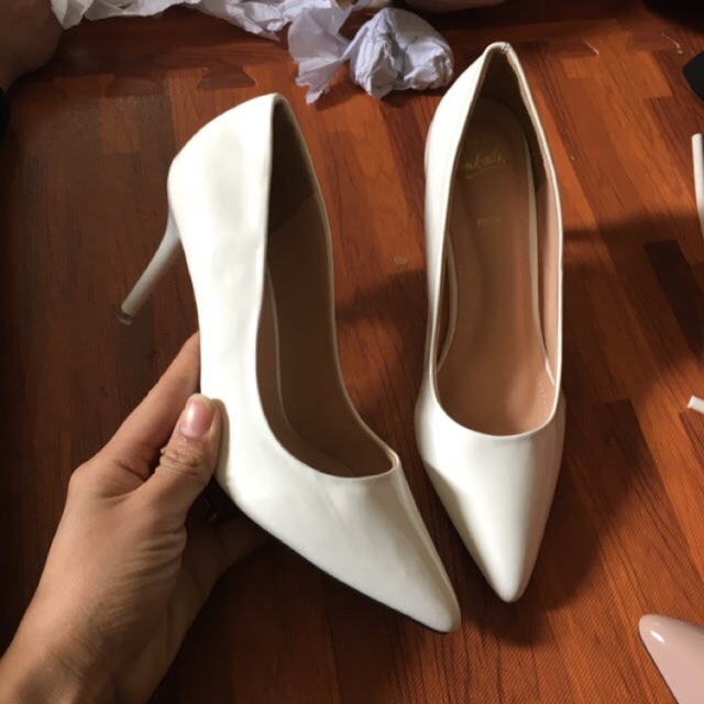 🤩 SALE THANH LÝ Giày cao gót Louboutin trắng