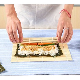 Dụng cụ cuộn sushi bằng gỗ