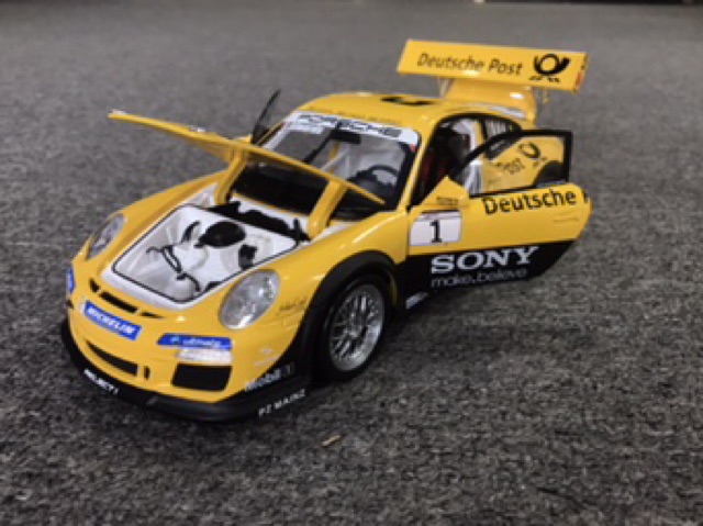 Mô hình  PORSCHE 911 GT3 CUP  - Tỉ lệ : 1:18  - Hãng sản xuất : Welly bản đặc biệt