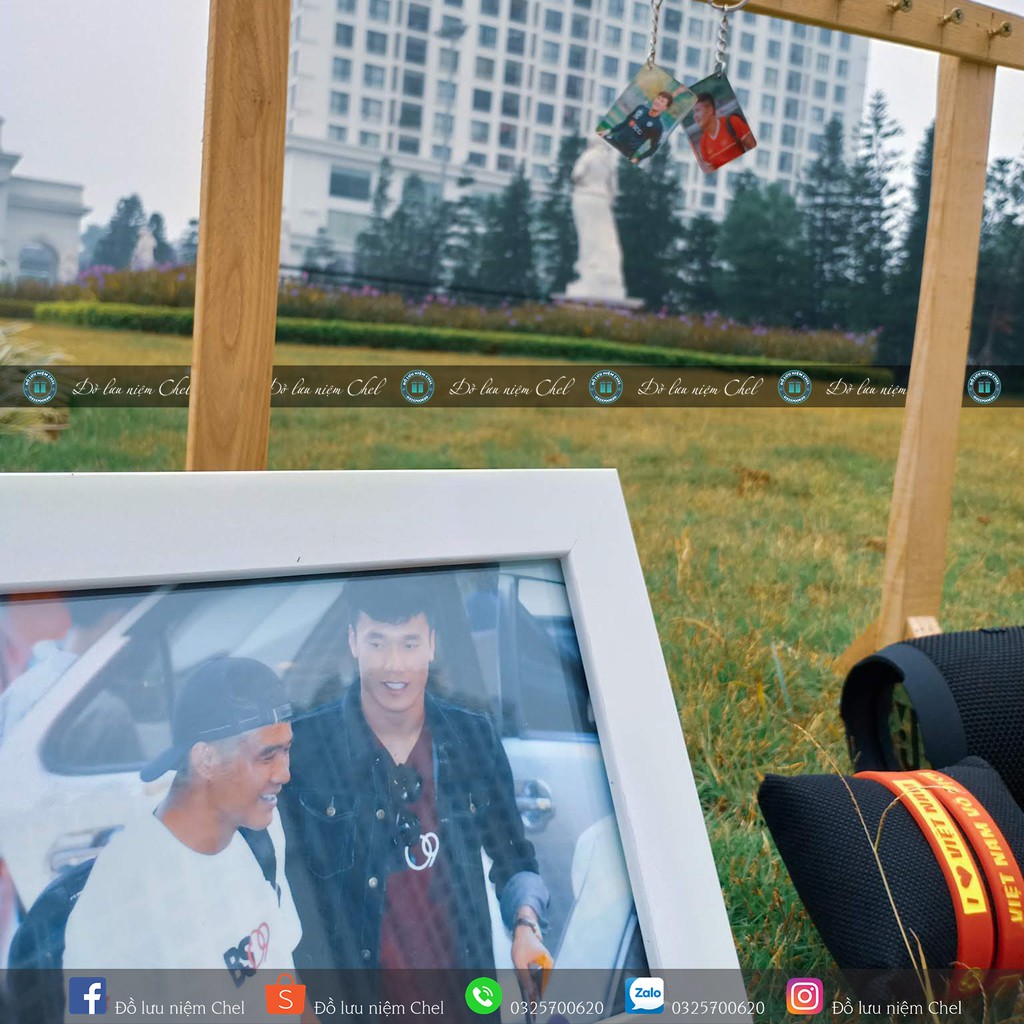 KHUNG HÌNH • Combo | 1 Hình Đức Chinh - Tiến Dũng | 2 Móc khóa Đức Chinh • Tiến Dũng | 1 Vòng tay Việt Nam vô địch