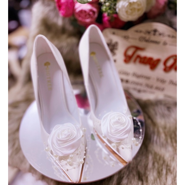 GIÀY CƯỚI THIẾT KẾ HOA HỒNG PHỐI NGỌC CÓ SẴN (là mẫu tkế thủ công vui lòng chắc chắn trước khi đặt hàng)