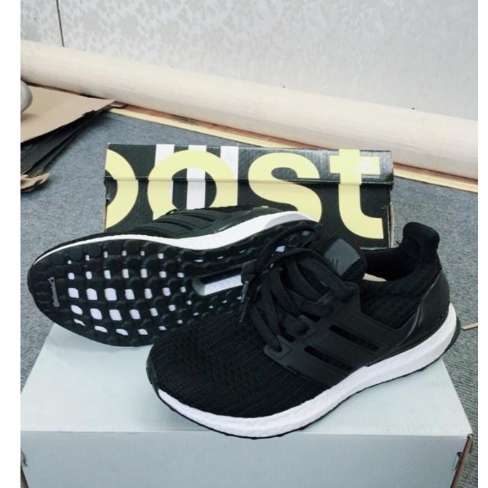 Giầy Ultra Boost 4.0  ( đen đế trắng)