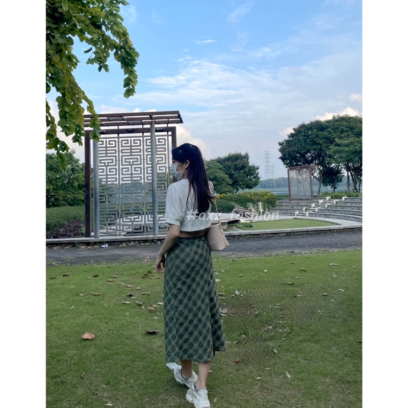 Chân váy midi kẻ nhung cara xẻ sau | WISTERIA SKIRT - BLUE CHIC