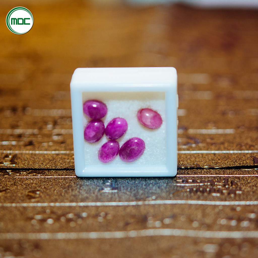 Hộp đựng đá quý cao cấp màu trắng màu đen size 4cm - Combo 20 hộp