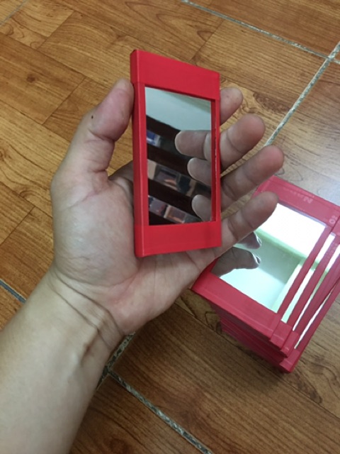 KÍNH KÈ CÁ LA HÁN 2 MẶT LOẠI TREO NHIỀU KÍCH THƯỚC HÀNG CHUẨN, TRONG, SIÊU RÕ NÉT, CÓVIỀN BẢO VỆ KHÔNG VÀO NƯỚC.5 TẶNG 1