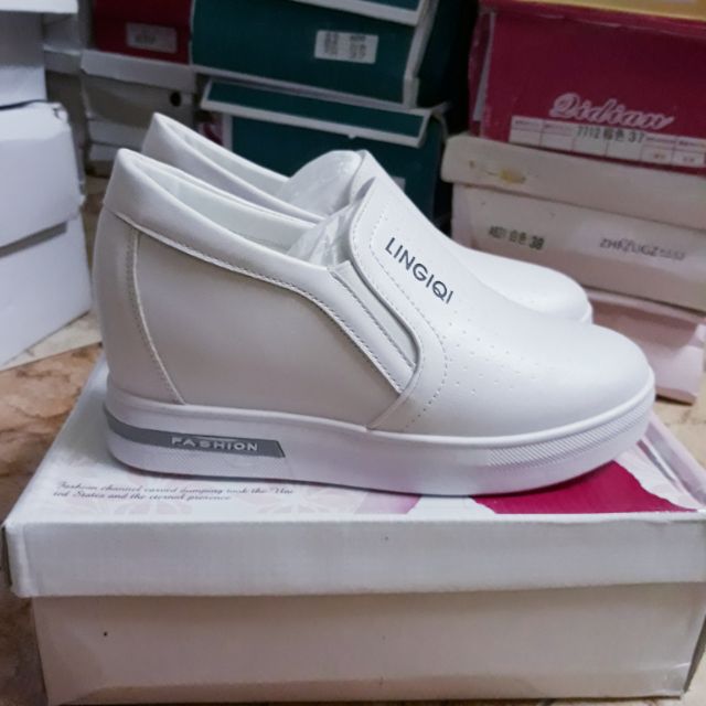 Freeship 99k TQ_Combo 2 giầy
