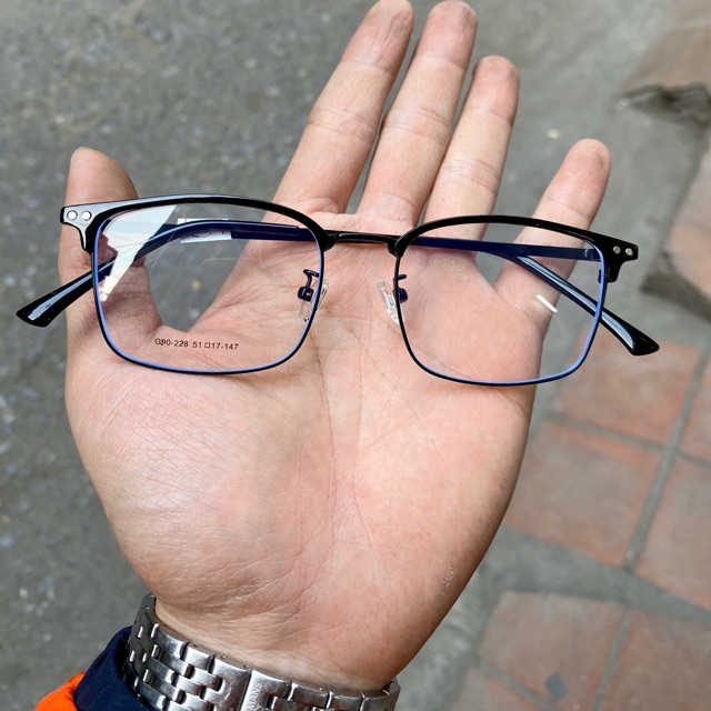 Gọng Keyhole dáng vuông kim loại
