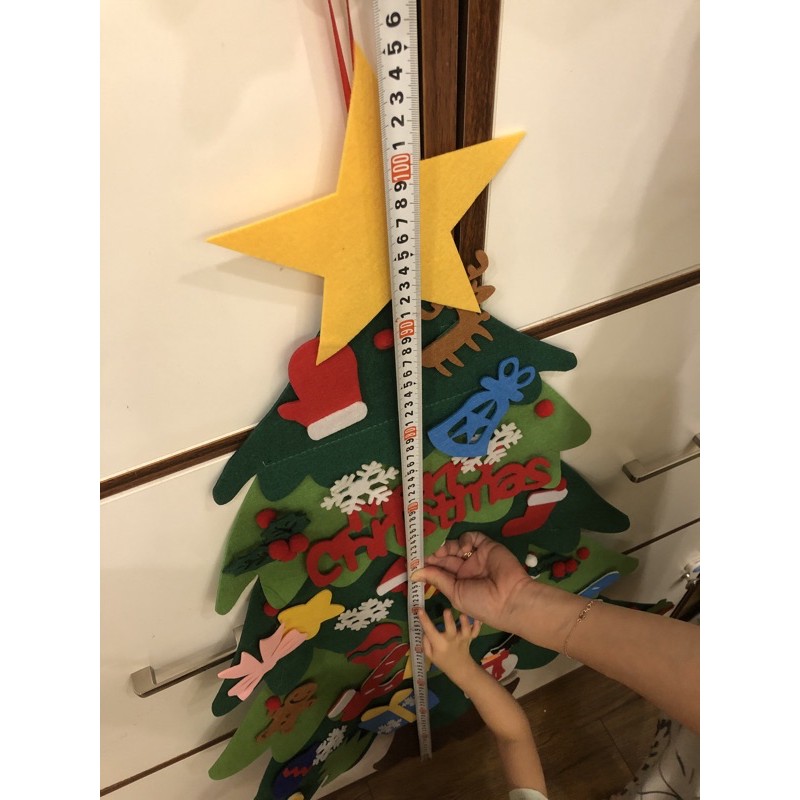 [LOẠI 1]Cây thông noel vải dạ dán dính 5 lớp - 32 phu kien - 105x70cm - kèm đèn | BigBuy360 - bigbuy360.vn