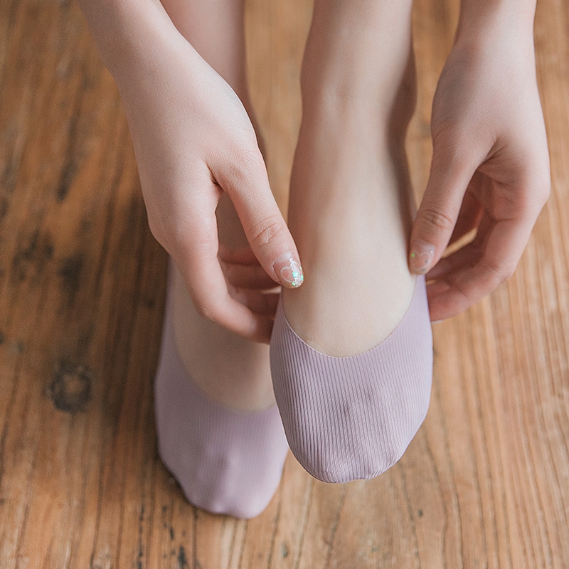 Đôi Tất Lụa Chống Trượt Cổ Ngắn Màu Trơn Thoải Mái Xinh Xắn Cho Nữ