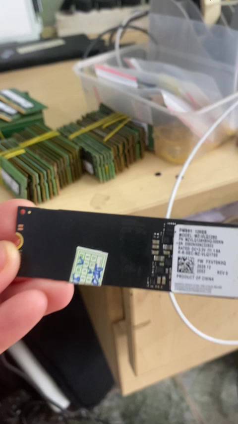 Ổ Cứng SSD Samsung PM991 128GB M2 2280 PCIe NVMe Gen 3×4 MZVLQ128HBHQ Hàng Tháo Máy Zin Mới 99% BH 1 Tháng 1 Đổi 1 | BigBuy360 - bigbuy360.vn