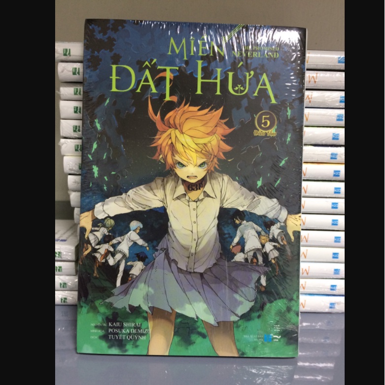 Sách - Miền đất hứa - Tập 5