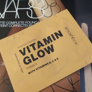 [USA]Sample kem lót Kiểm Soát Dầu Che Phủ Hoàn Hảo Smash box Vitamin Glow Mẫu thử thumbnail