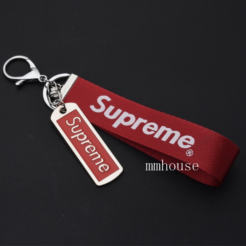 Móc chìa khóa in logo Supreme sang trọng