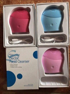 Máy rửa mặt silicone thần thánh