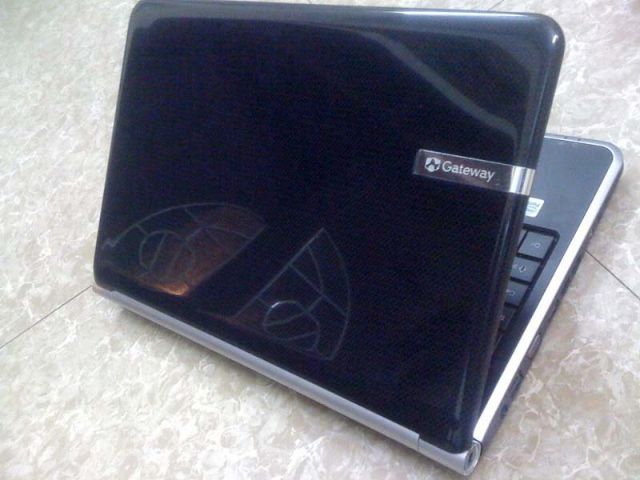 Giá tốt | Laptop mini gọn nhẹ | Atom 2gb 10” cũ 2nd | BigBuy360 - bigbuy360.vn