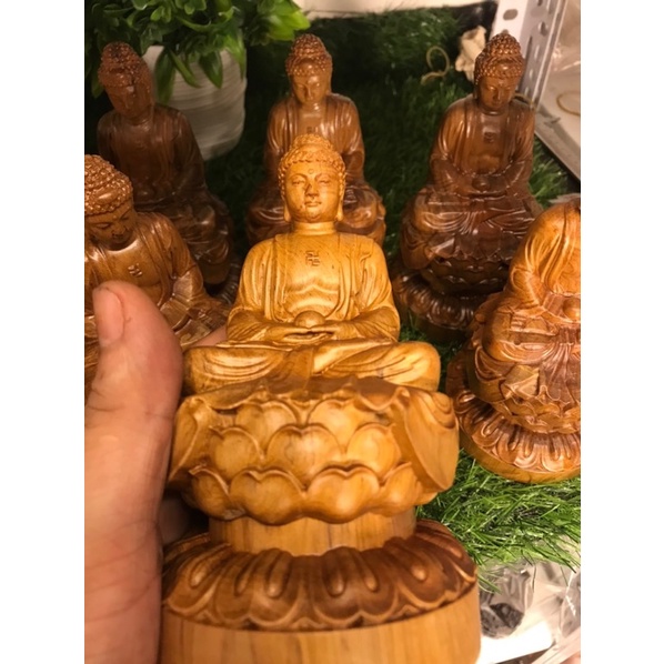Tượng phật ADiDA để ô tô bằng gỗ bách sanh