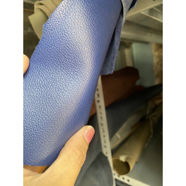 Da bò màu xanh navi