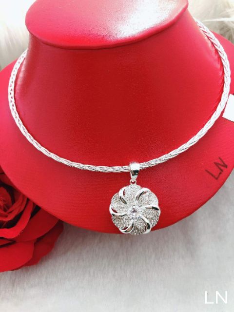 Kiềng cổ mặt hoa bạc