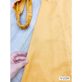 Đầm Váy lụa vàng cổ vuông V1539