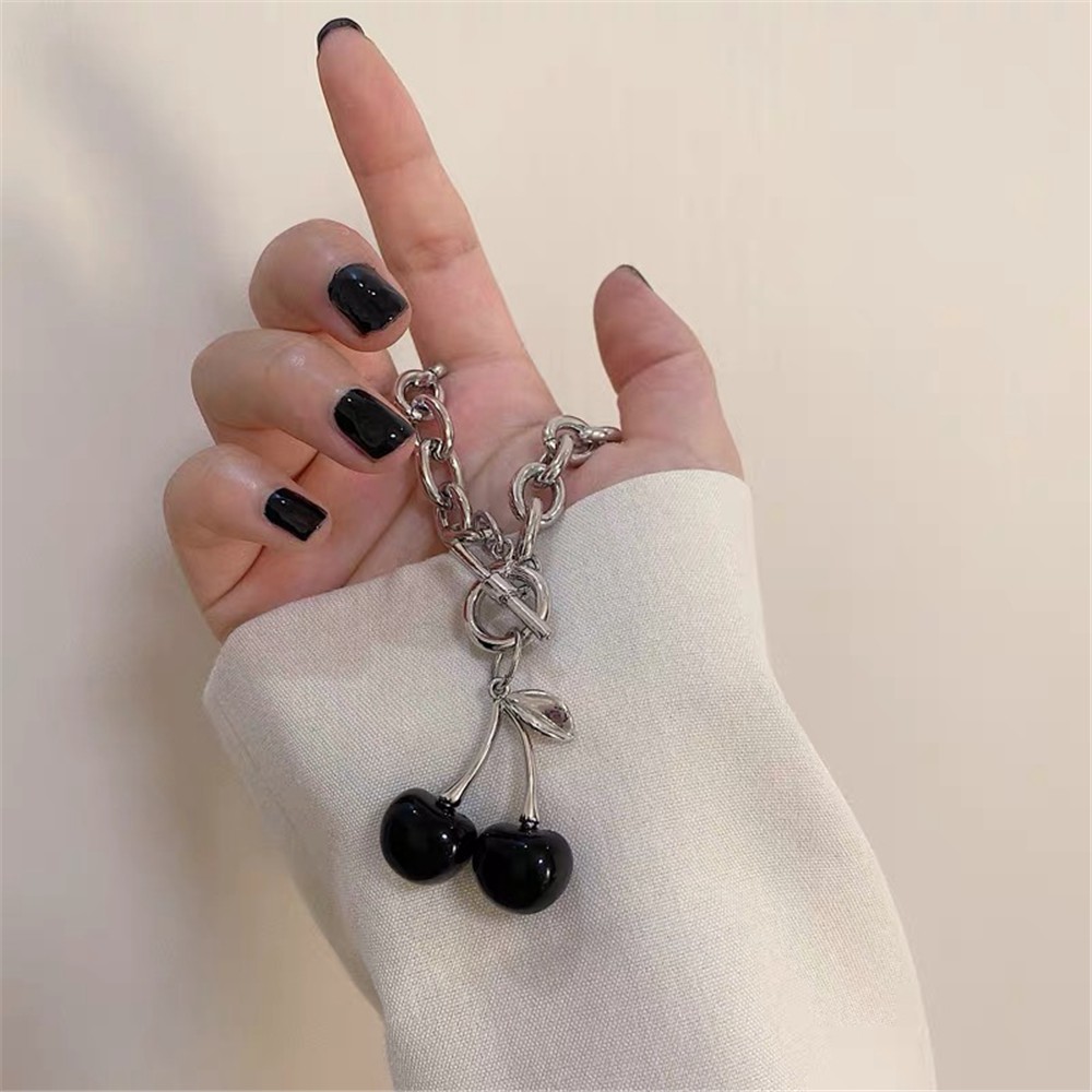 【COD】Dây Chuyền Mặt Quả Cherry Đen Phát Sáng Thời Trang Cho Nữ