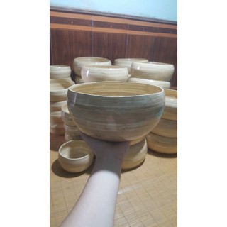 Chậu tre đựng thảo dược gội đầu dưỡng sinh hoặc rửa mặt.