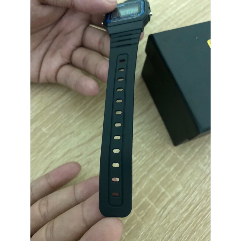 Đồng hồ điện tử nam nữ dây nhựa chịu nước chịu nhiệt tốt- Siêu phẩm tuổi thơ | BigBuy360 - bigbuy360.vn