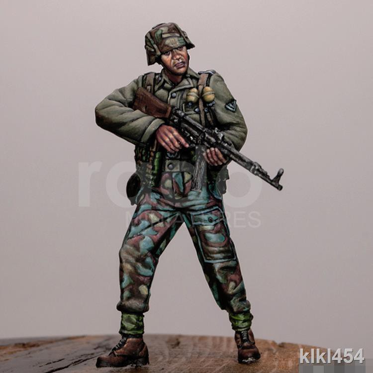 Mô Hình Nhân Vật Chiến Binh Bằng Nhựa Resin Tỉ Lệ 1 / 35 673