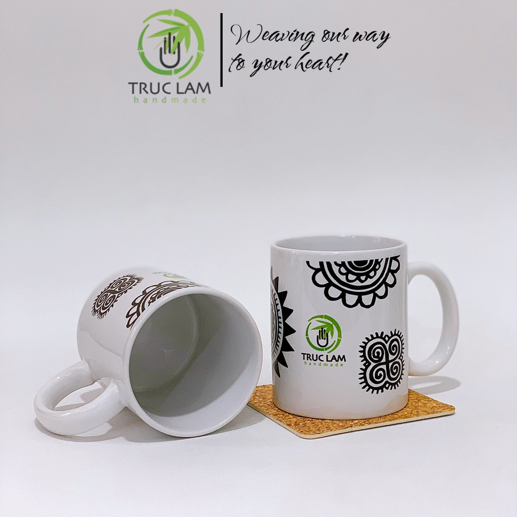 Cốc Uống Nước Có Quai Cầm Chất Liệu Sứ Bát Tràng In Họa Tiết Thổ Cẩm Dân Tộc H'Mông - Trúc Lâm Handmade