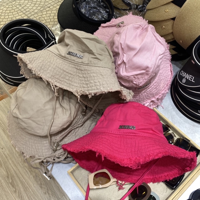 Mũ JACQUEMUS Bucket Tai Bèo