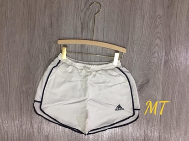Quần short viền thể thao