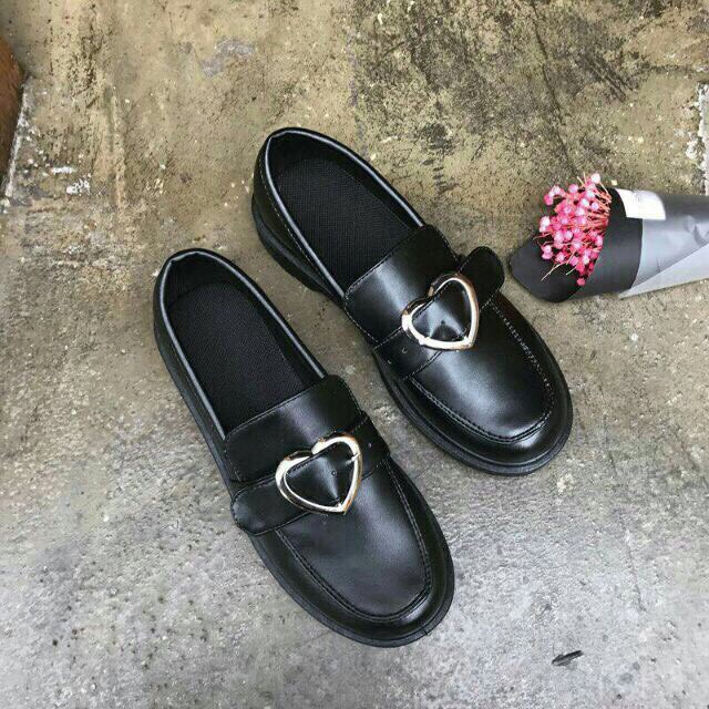 Giày ulzzang khuy trái tim (Có sẵn)