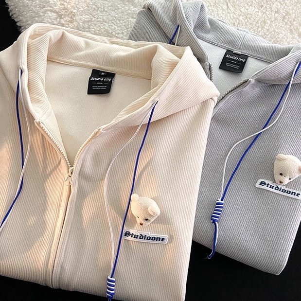 Happy-store ❤️ Áo Khoác Nỉ Dáng Rộng Nam Nữ Hoodie Zip Unisex Hình Gấu Studio Nỉ Gân 2 Màu