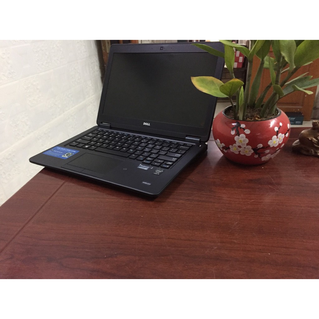 Laptop Dell Latitude E7250 (Core i5-5300U, RAM 4GB, SSD 120GB, VGA Intel HD Graphics 5500, 12.5 in