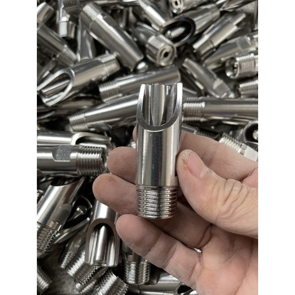 NÚM UỐNG CHO HEO PHI 21 inox - núm uống tiếp kiệm nước - núm mỏ vịt cho heo nái