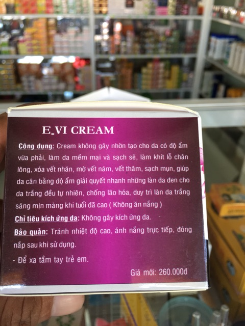 Kem EVI Dưỡng Trắng và Giữ Ẩm Da 30gr