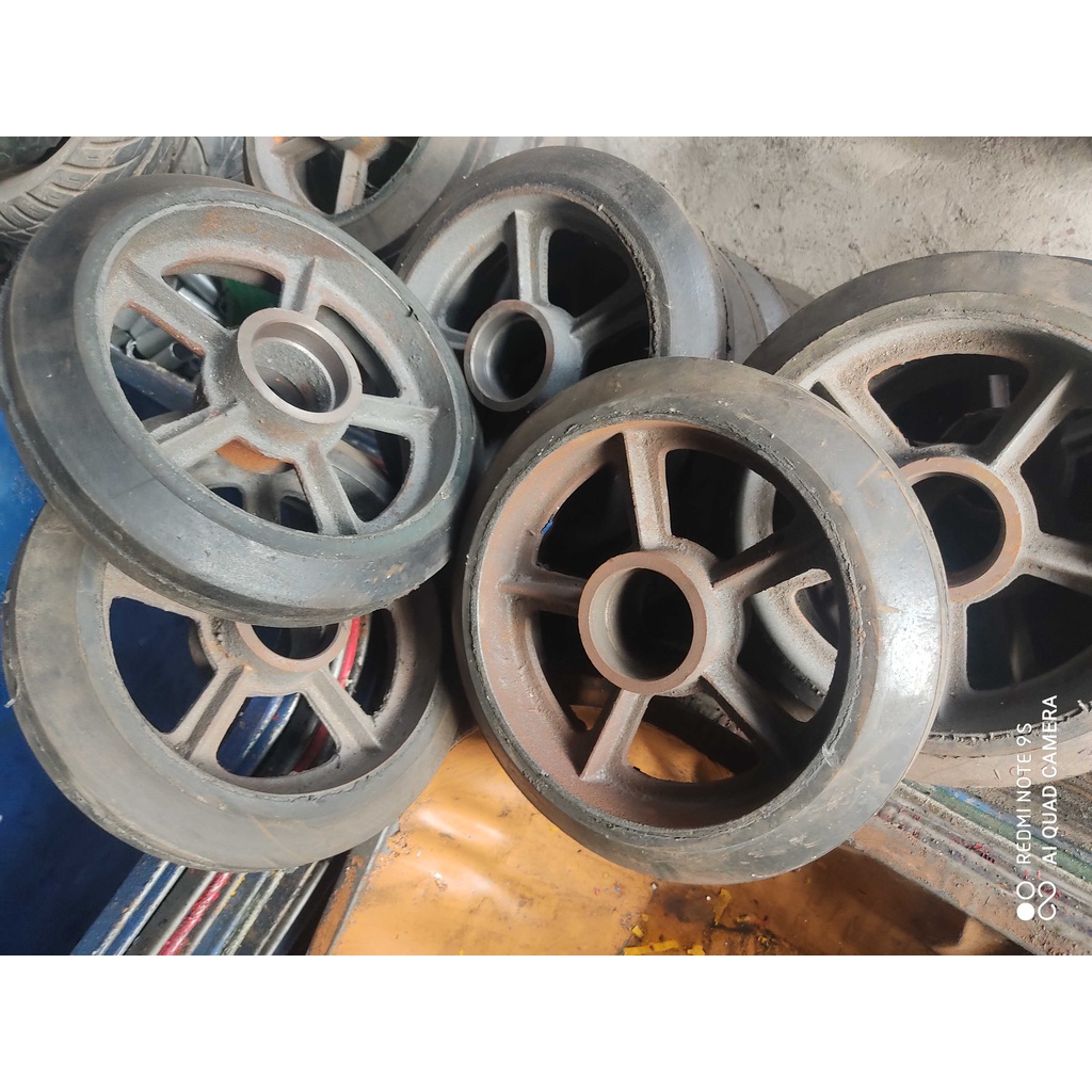 Bánh gang cao su đường kính 25cm  Đường Kính 25cm BXCS-25  Bánh xe chở rác