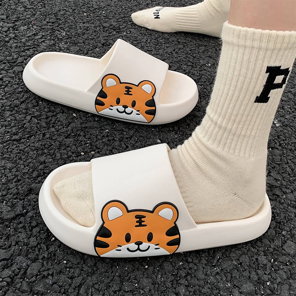 Dép quai ngang đế bánh mì hottrend đính hình tiểu hổ cực xinh