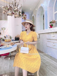 Đầm suông cổ tim