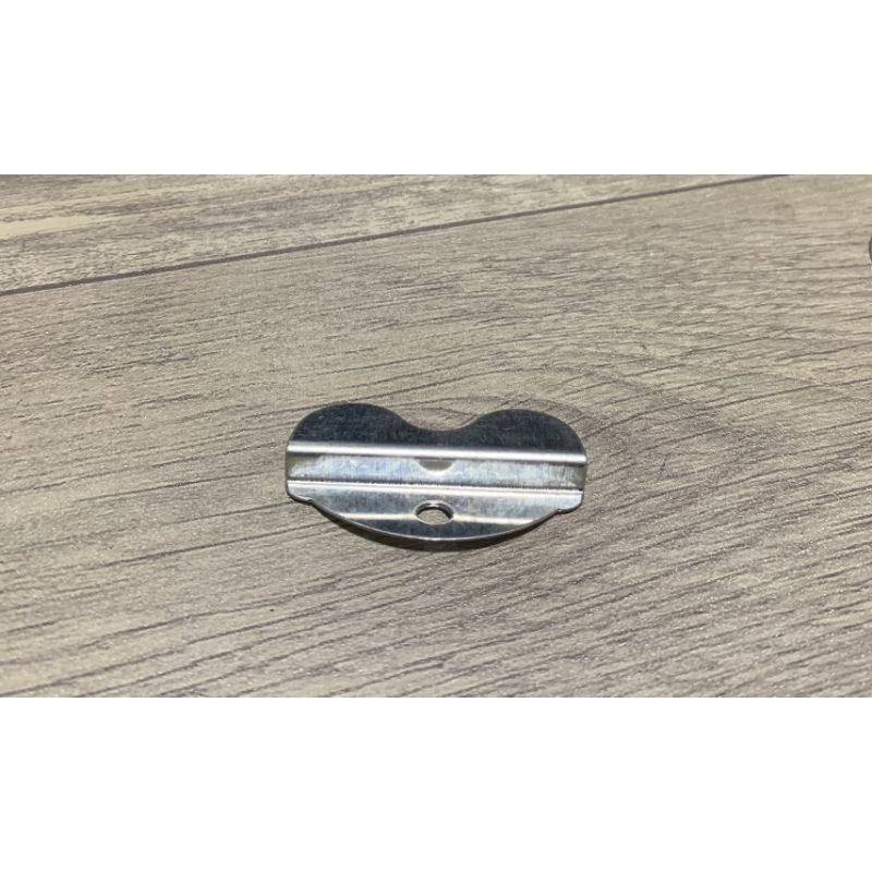 Bass Bướm Bắt Kính Thủy