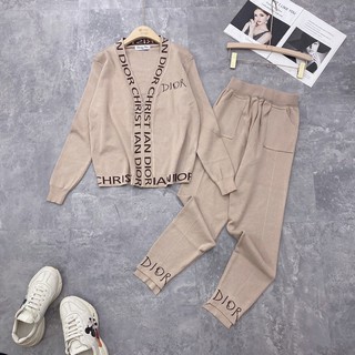 set len khoá viền chữ