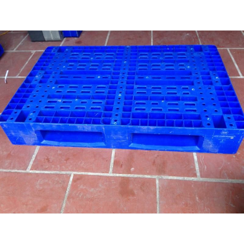 pallet lót sàn  nhựa Long Thành cao cấp