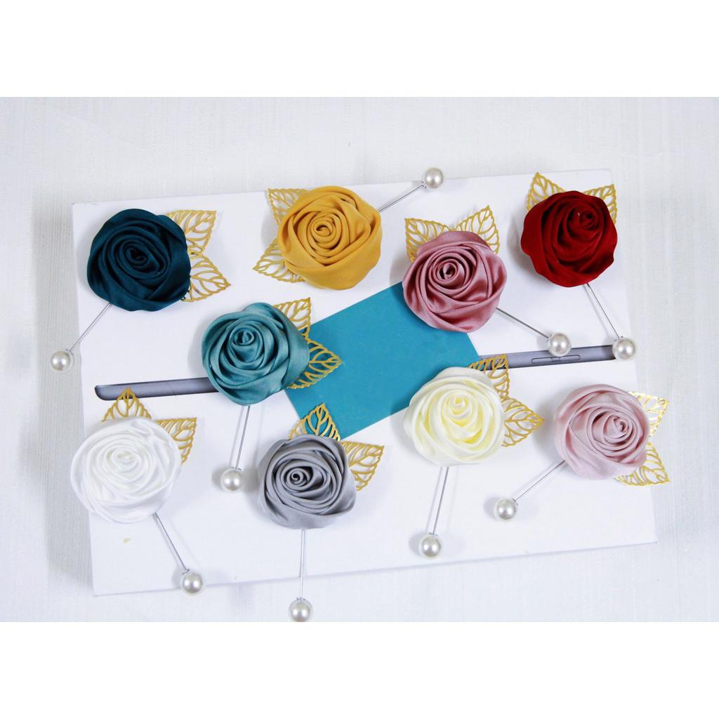 Hoa cài áo handmade hoa hồng cuộn mix 2 lá kim loại (NO BOX) [HANN- Hoa cài áo, pk thời trang]