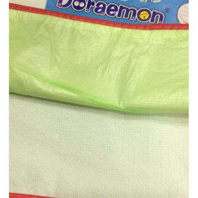 Miếng lót chống thấm Doremon dùng lót thay bỉm, có thể giặt máy cho bé