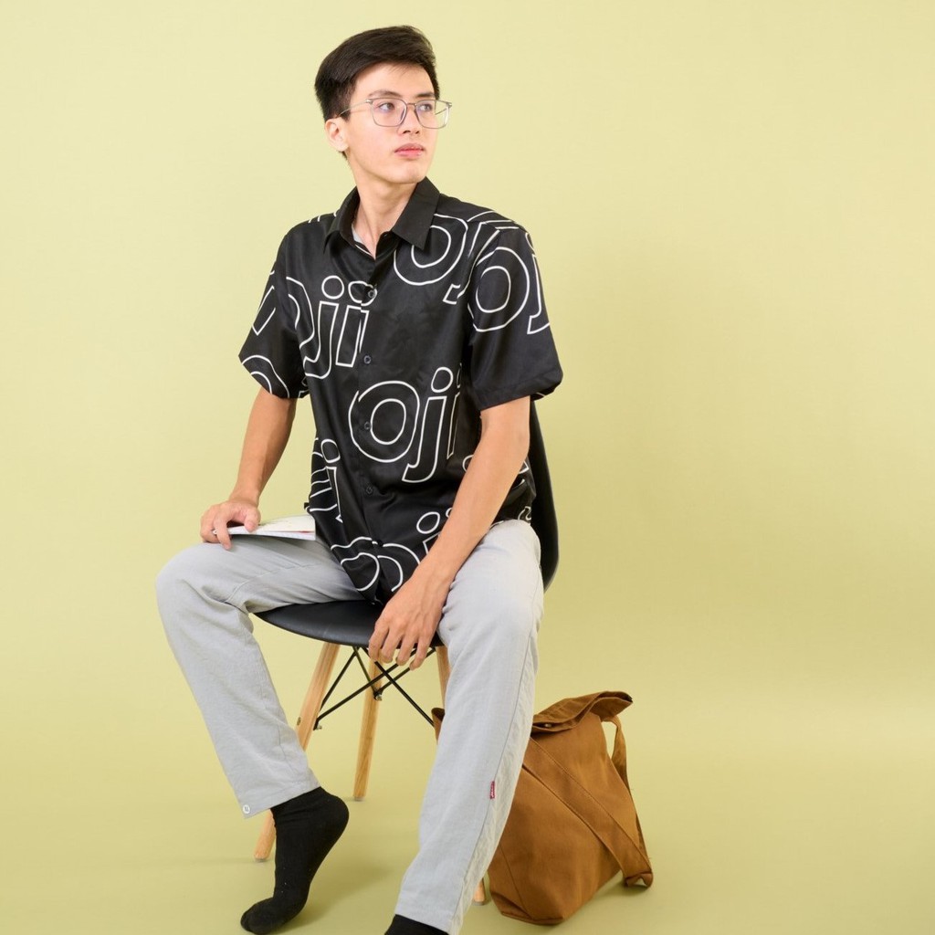 Áo sơ mi cao cấp họa tiết Oji màu đen chất lụa mềm mịn, thoáng mát, không nhăn | Form suông thời trang | BigBuy360 - bigbuy360.vn