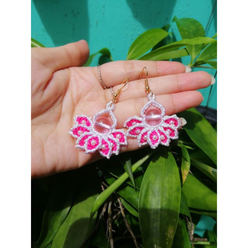 Hoa tai handmade họa tiết cánh sen cách điệu