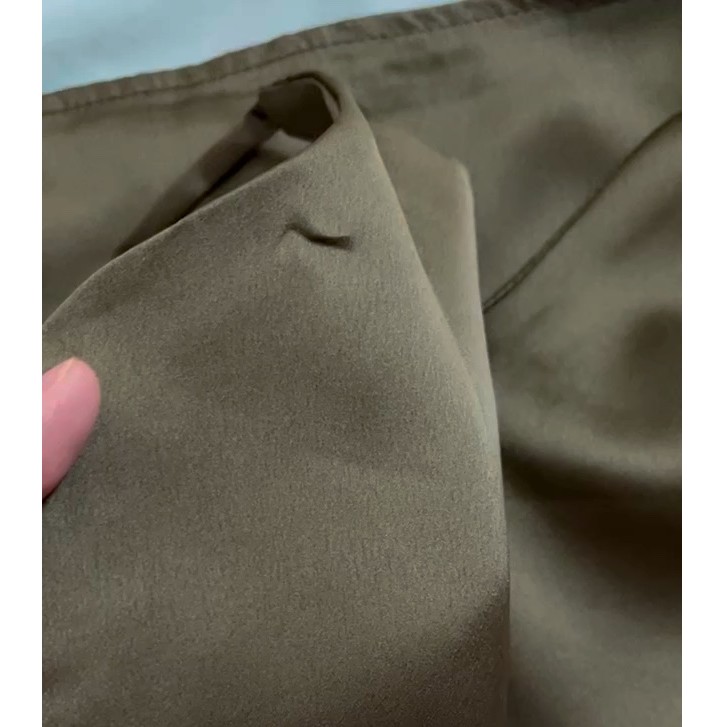 Áo hai dây lụa satin nữ hàng quảng châu cao cấp cổ V siêu mịn mát freesize basic Taosan | BigBuy360 - bigbuy360.vn