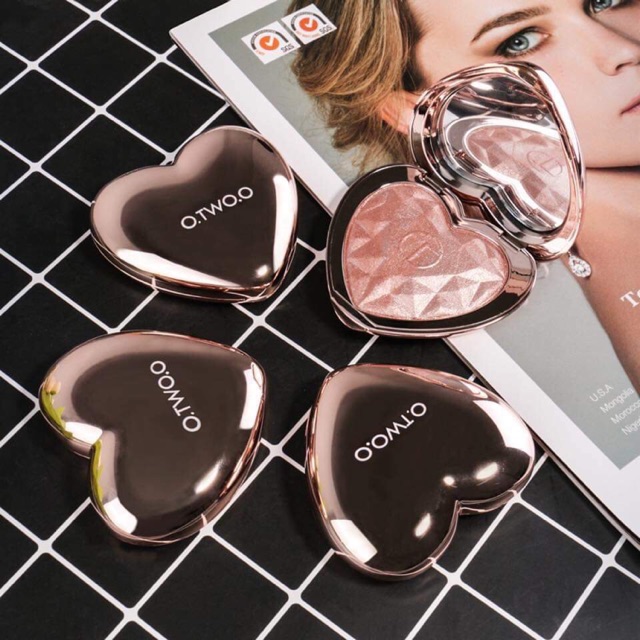 Phấn Bắt Sáng O.TWO.O Trái Tim Love Eternal Heart Hilight Powder