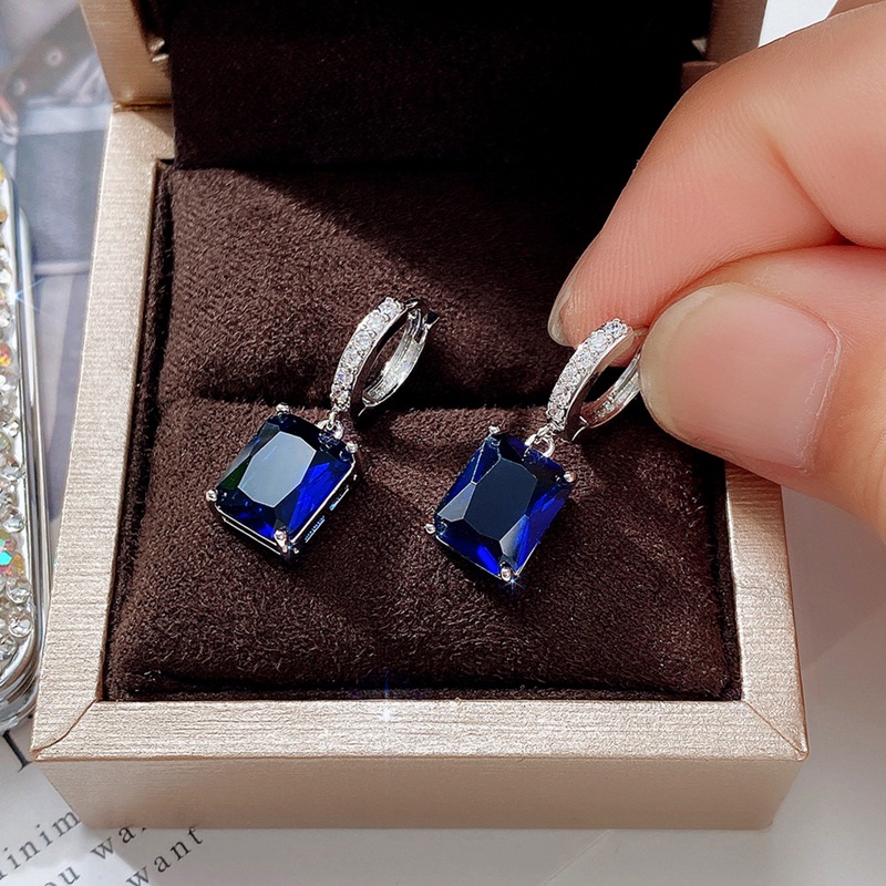 Đôi Khuyên Tai Hình Vuông Đính Đá Zircon Sang Trọng Cho Nữ