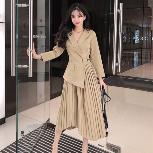 ĐẦM MIDI XẾP LY ÁO GIẢ VEST