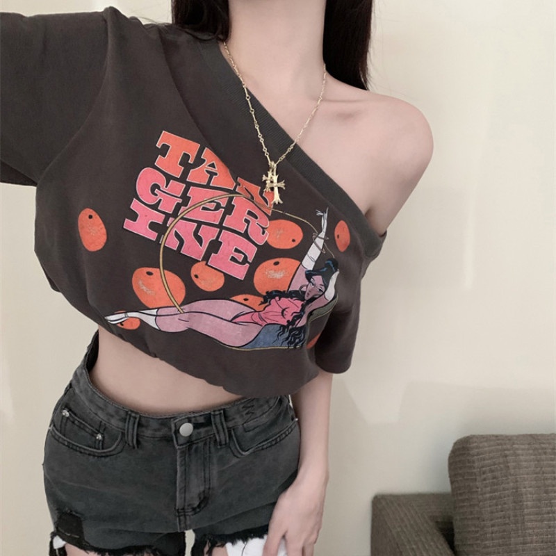 Áo Thun Tay Ngắn Trễ Vai In Họa Tiết Graffiti Quyến Rũ Thời Trang Cho Nữ